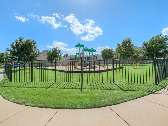 Building Photo - Lone Oak Ridge + Gated Community + 4 beds/2.5 Baths + Storm Shelter + Deer Creek Schools