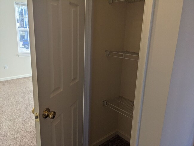 Building Photo - 3 Bedroom Townhouse For Rent in Charming Waynesboro, PA