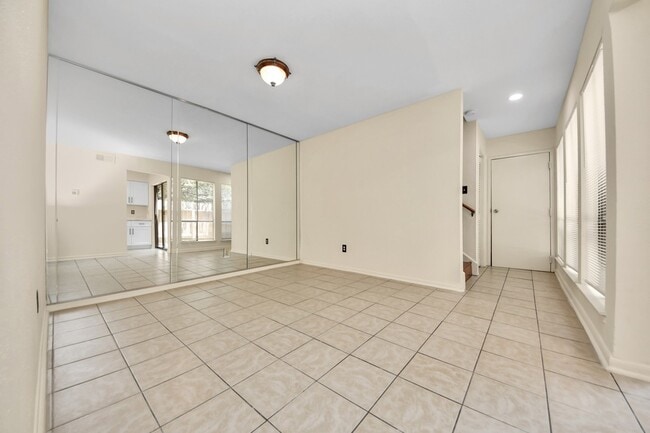 Building Photo - 9001 Imogene St