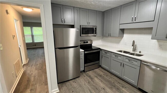 Building Photo - 4007 Burns Rd NW