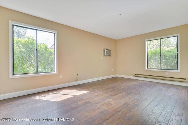 Building Photo - 116 Amberly Dr