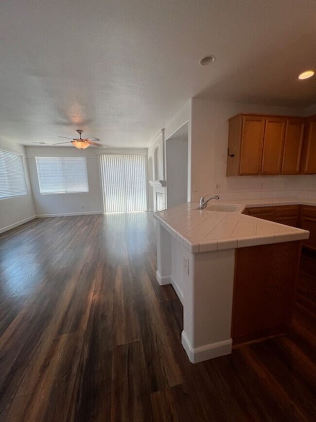 Building Photo - Single Story 3 Bedroom Home in Lincoln Acr...