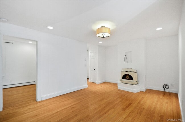 Building Photo - 29 S Eckar St