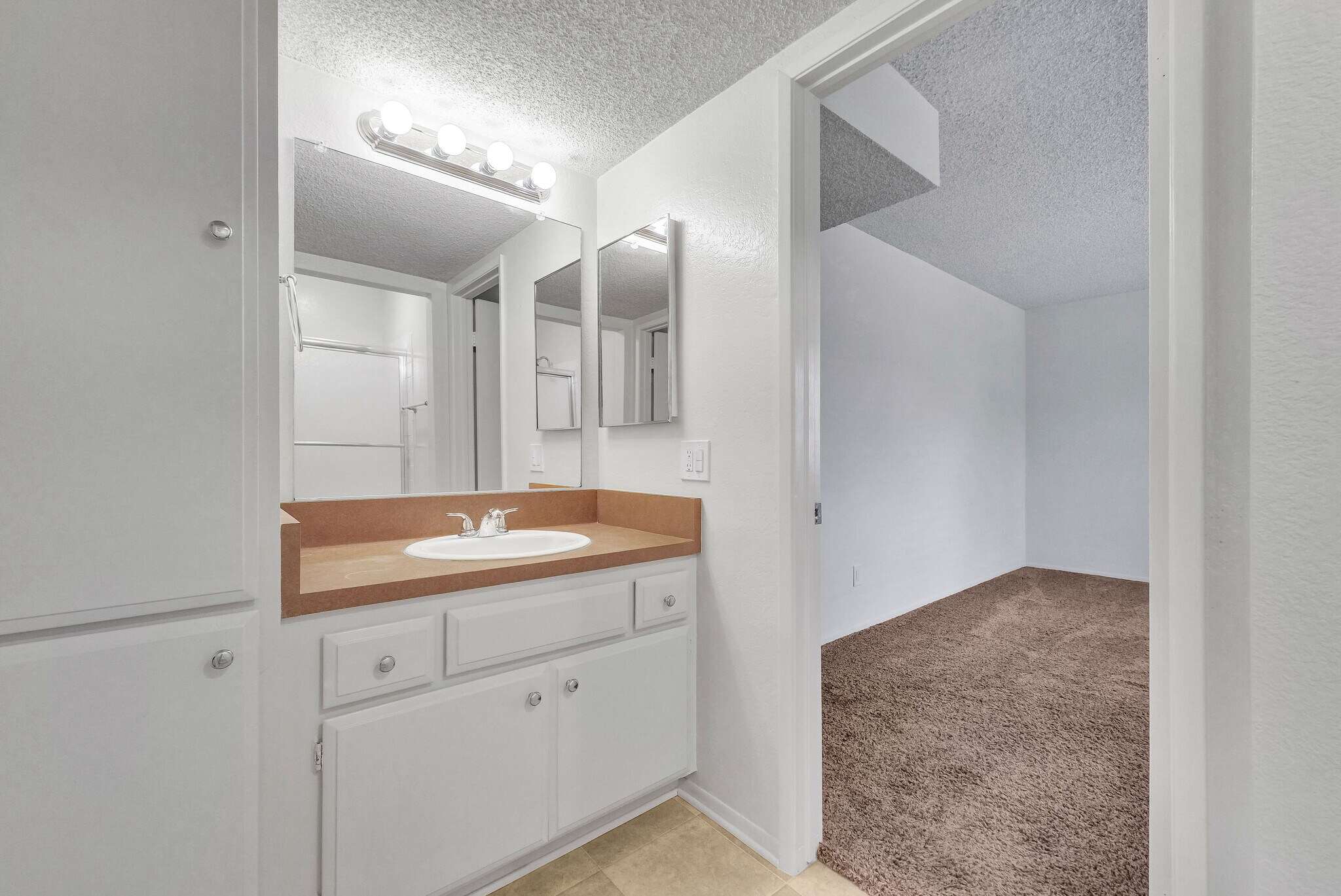 Building Photo - 17552 Vandenberg Ln