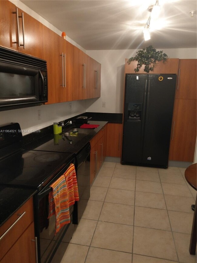 Building Photo - 3000 S Ocean Dr