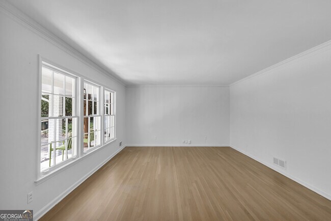 Building Photo - 5095 S Trimble Rd