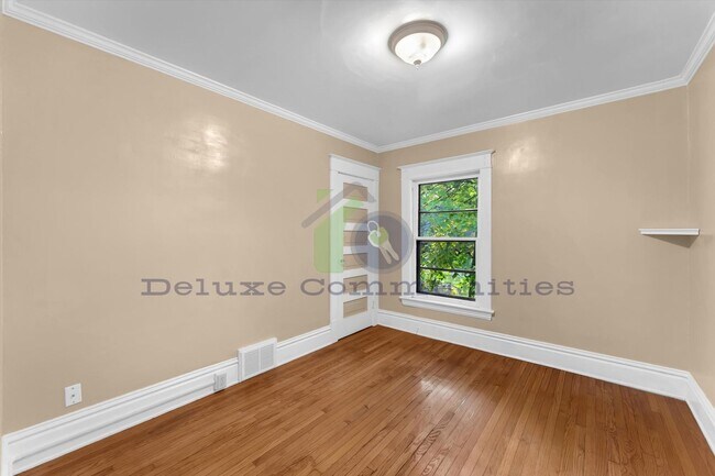 Building Photo - 312 Eastern Ave SE