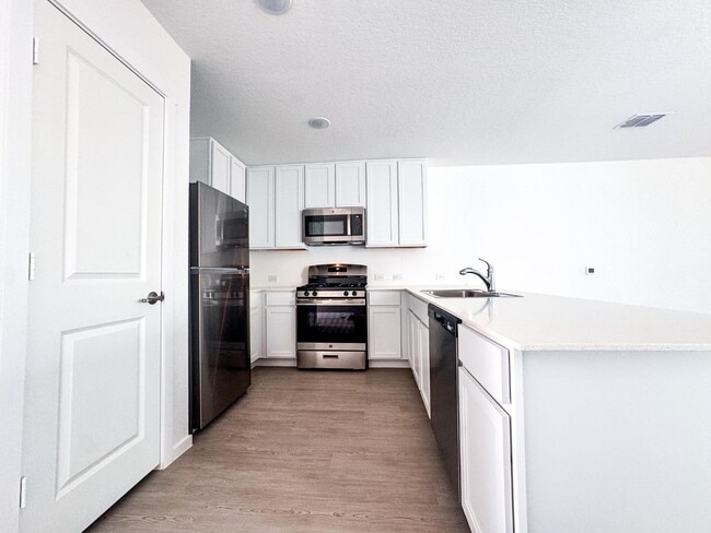 Building Photo - 10618 Nye Pass