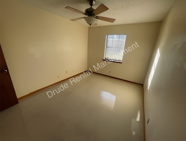 Building Photo - 610 Old Covington Hwy