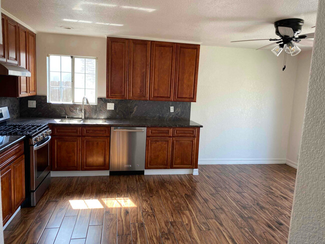 Building Photo - 100 Novato Dr