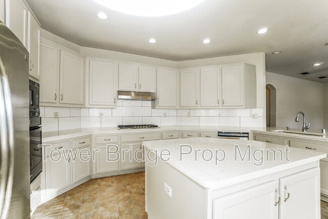 Building Photo - 3918 Ginko Way