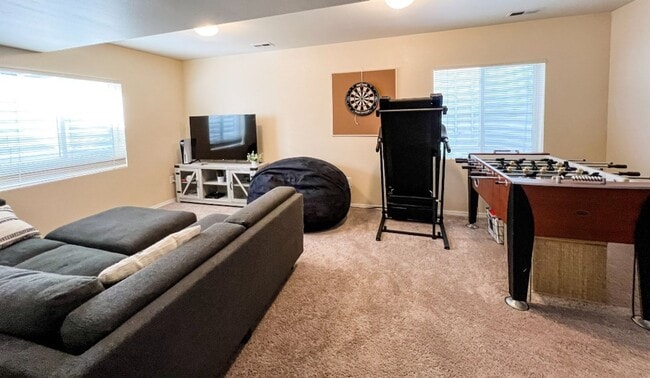 Building Photo - Lovely 4 Bedroom Home in Jackson Creek on ...