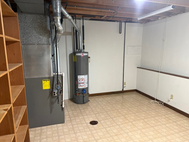 Building Photo - 13831 S Mallard Dr