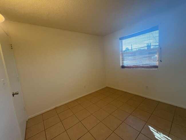 Building Photo - Beautiful 3 bedroom home - available now!