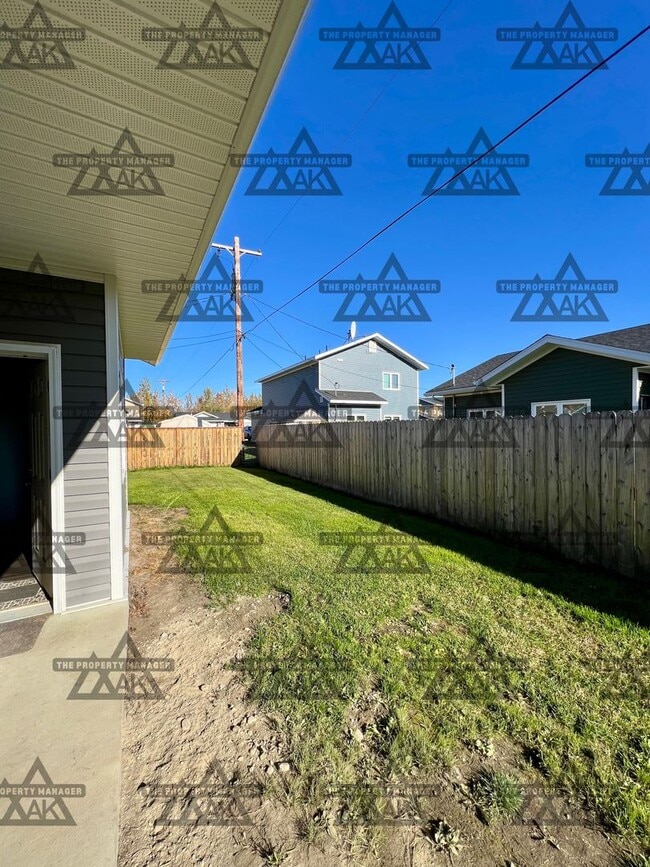 Building Photo - Spacious & Dog-Friendly 3BD/2BA Home with ...