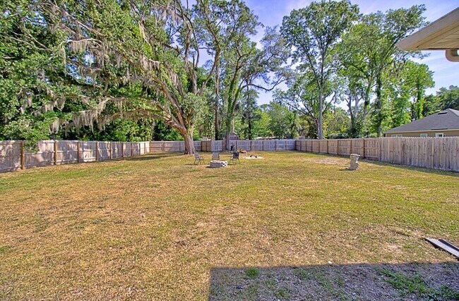Building Photo - 404 Talmadge Rd