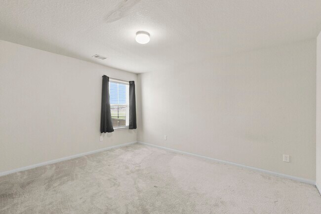 Building Photo - 3011 Tandem Ct