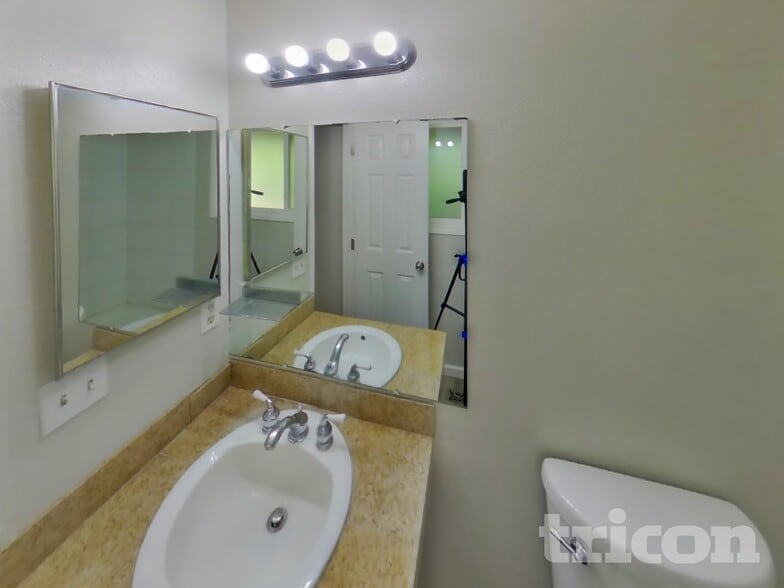 Building Photo - 3394 Tyee Pl NE