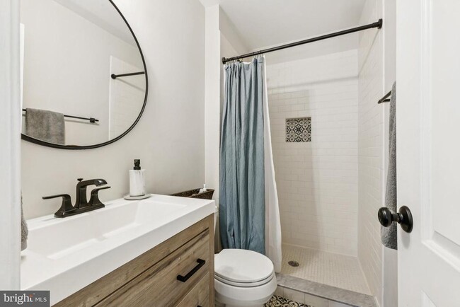 Building Photo - 215 Commons Dr NW