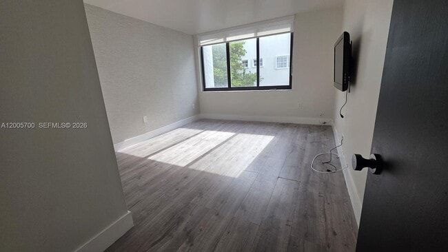 Building Photo - 250 Galen Dr