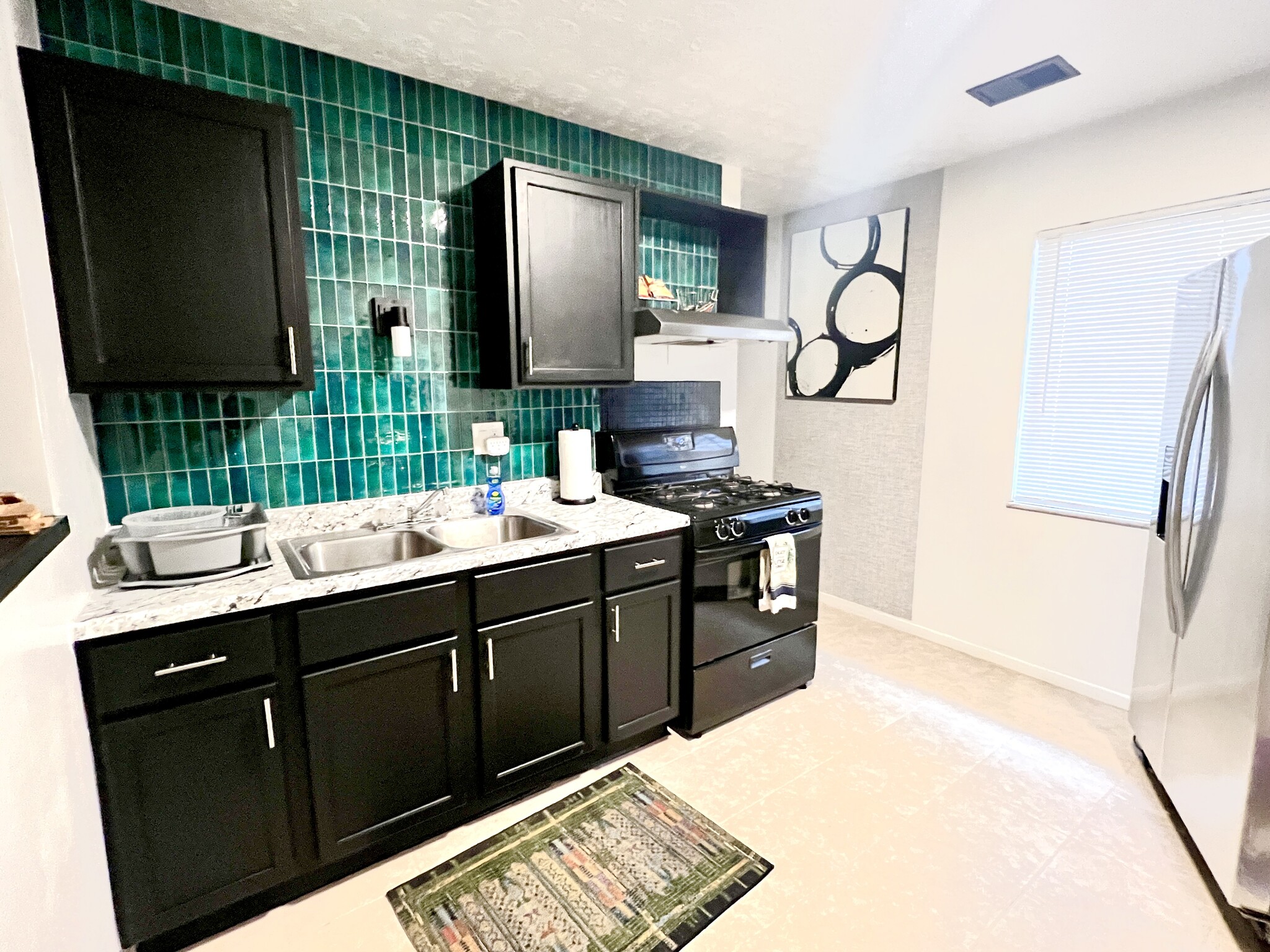 Building Photo - 1812 Kent St