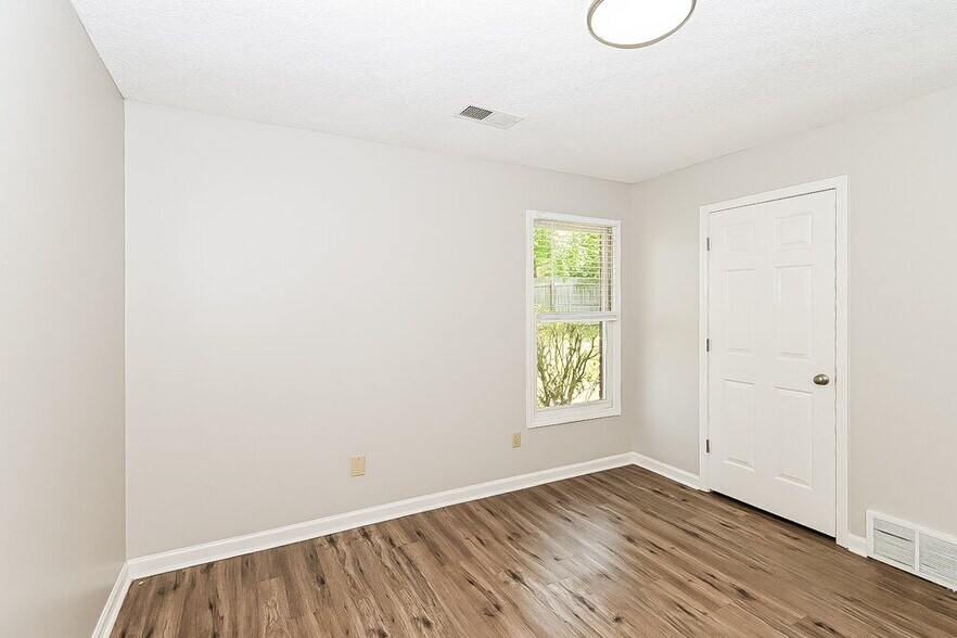 Building Photo - 1740 Meadow River Cove