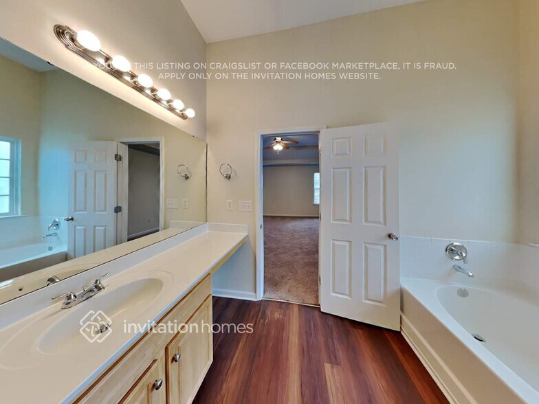 Building Photo - 121 Saye Pl