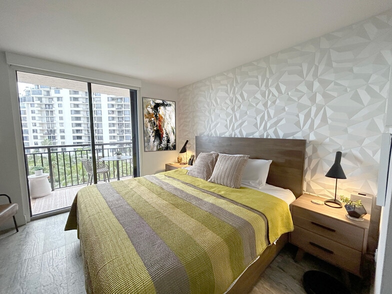 Building Photo - 540 Brickell Key