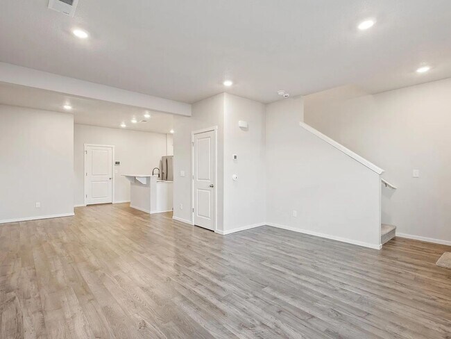 Building Photo - 1226 NW Upas Pl