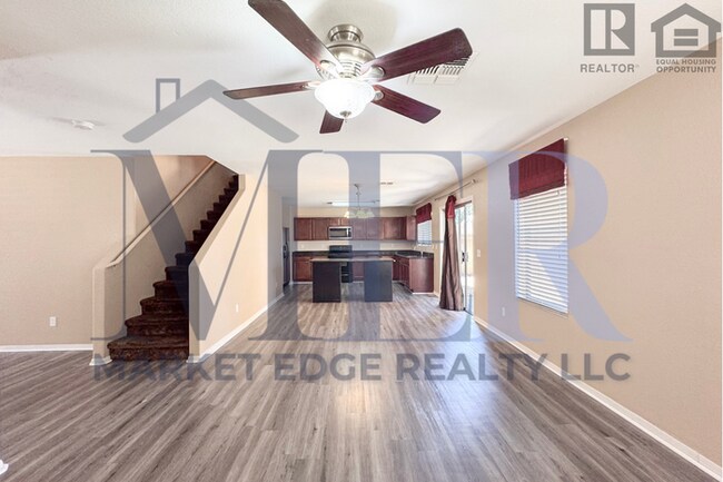 Building Photo - 4Bed/2.5Bath Home at 83rd Ave/Olive Ave! R...