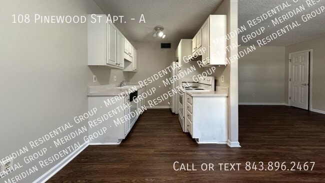 Building Photo - 108 Pinewood St