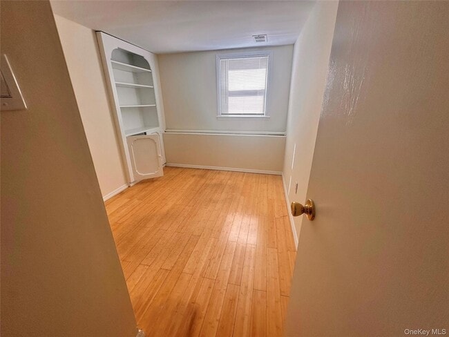 Building Photo - 15-83 208th Place Unit