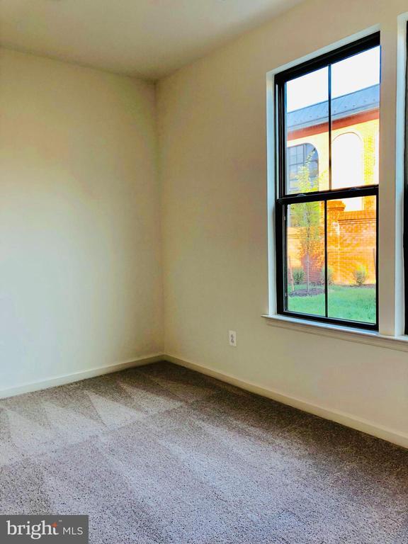 Building Photo - 124 Tolocka Terrace NE