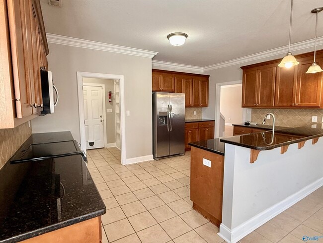 Building Photo - 5031 SE Valley Cove Dr