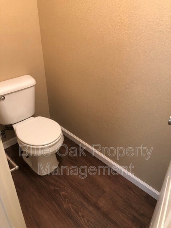 Building Photo - 2158 Robailey Dr