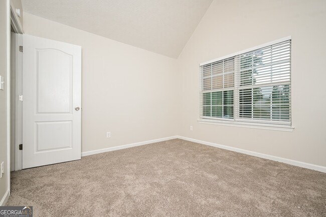 Building Photo - 4392 Chester Ln