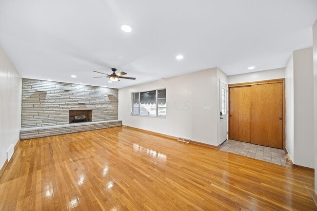 Building Photo - 1585 Peace Pl