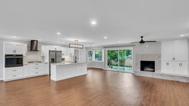 Building Photo - Midtown Tulsa | 3 Bed | 2 Bath |