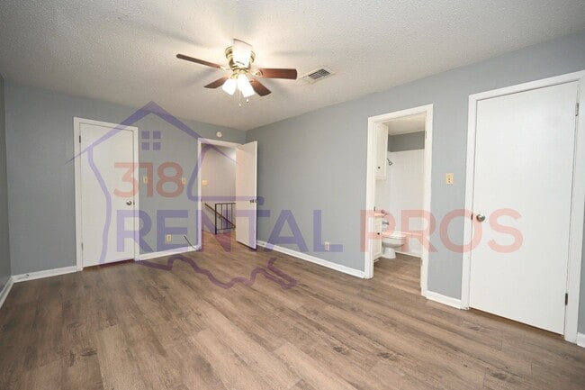 Building Photo - 2207 Lily Dr