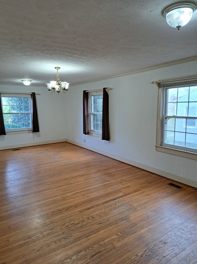 Building Photo - 66 Davis Ave