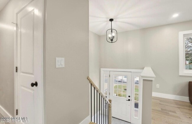 Building Photo - 112 Manhattan St