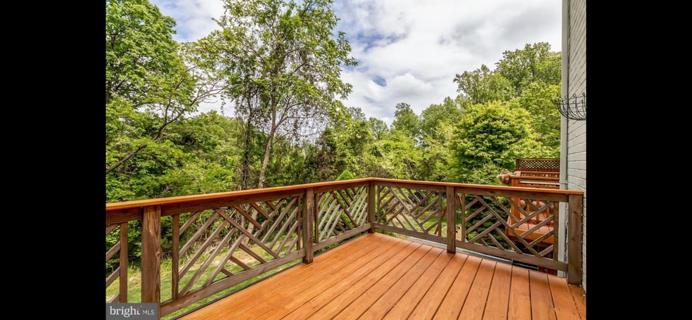 Building Photo - 10 Donagh Ct