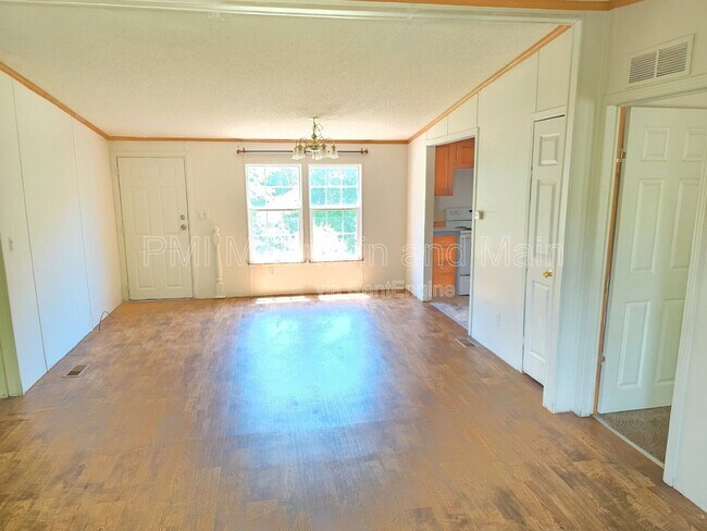 Building Photo - 15 Misty Mountain Way