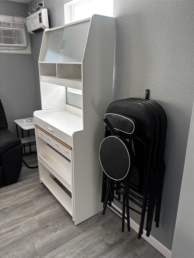 Building Photo - 100B Ross St