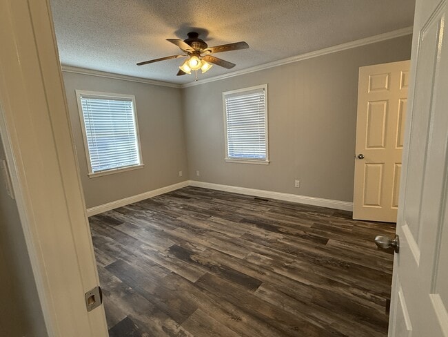 Building Photo - 210 Worthey Trail