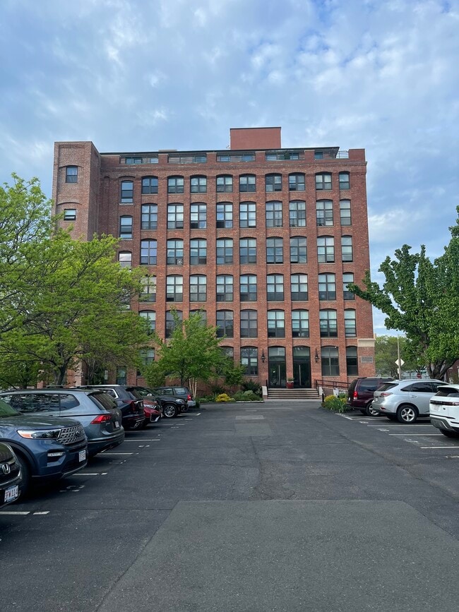 Building Photo - 150 Orleans St