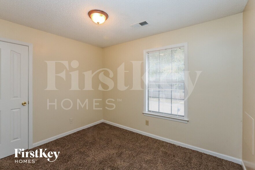 Building Photo - 3697 Beckman Dr