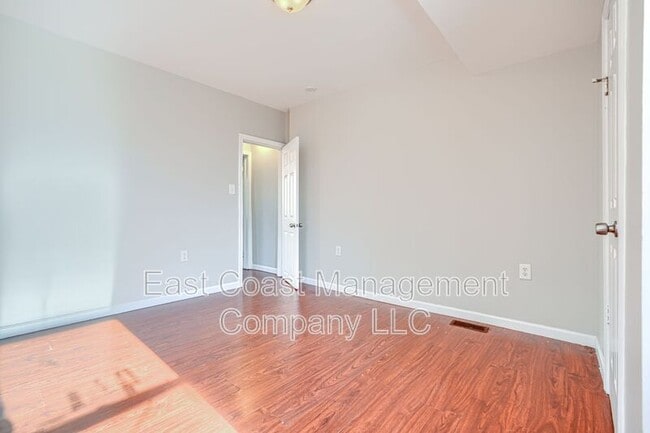 Building Photo - 2860 W Baltimore St