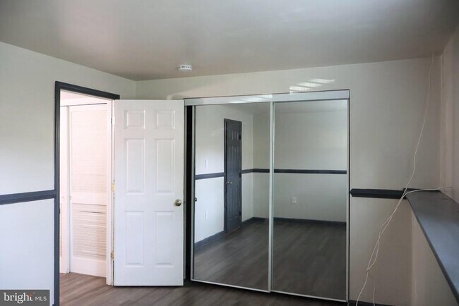 Building Photo - 5218 Caroline Cir