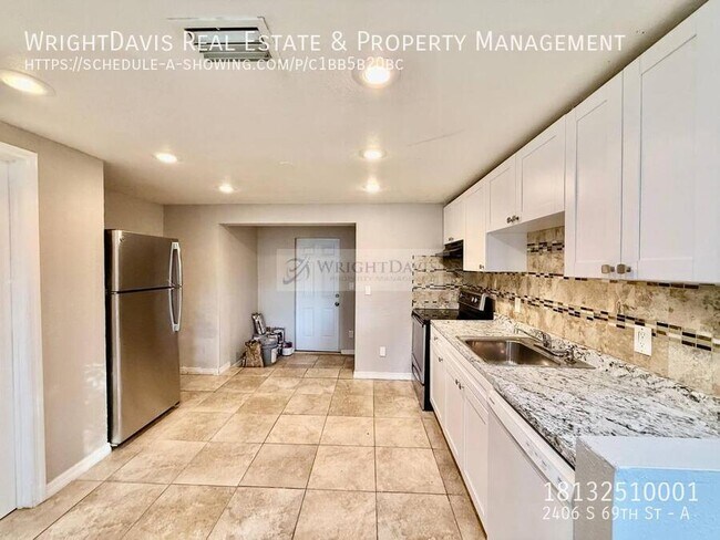 Building Photo - 2406 S 69th St